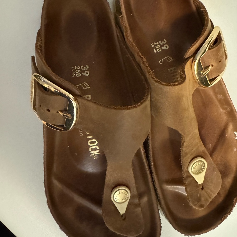 Birkenstocks size 39. Big buckle